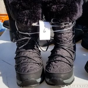 Black waterproof fur top boots